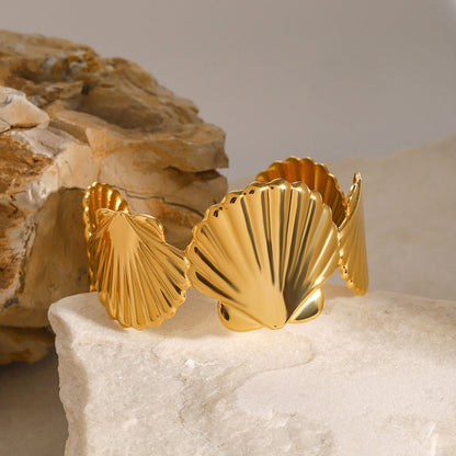 Stainless steel 18k gold-plated shell bangle