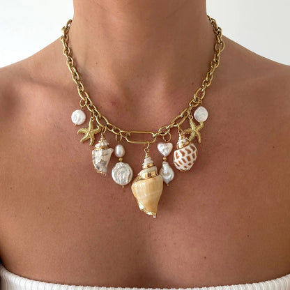 Stainless steel 18k gold-plated shell and pearl pendant necklace
