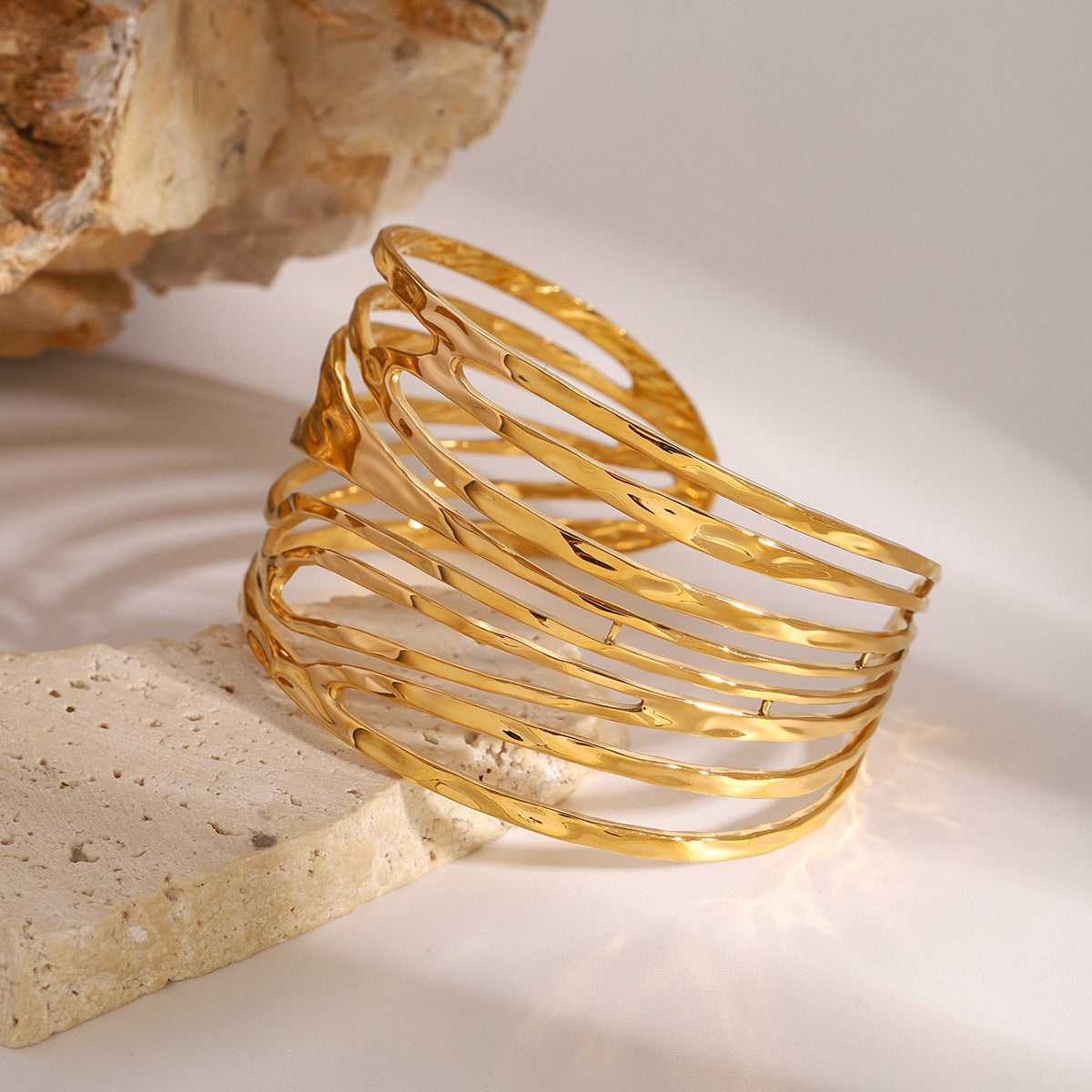 Stainless steel 18k gold-plated hollow bangle